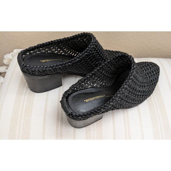 Intentionally Blank Caps Basket Mules made well Woven Black Mules On Site Size 8 - Picture 2 of 5